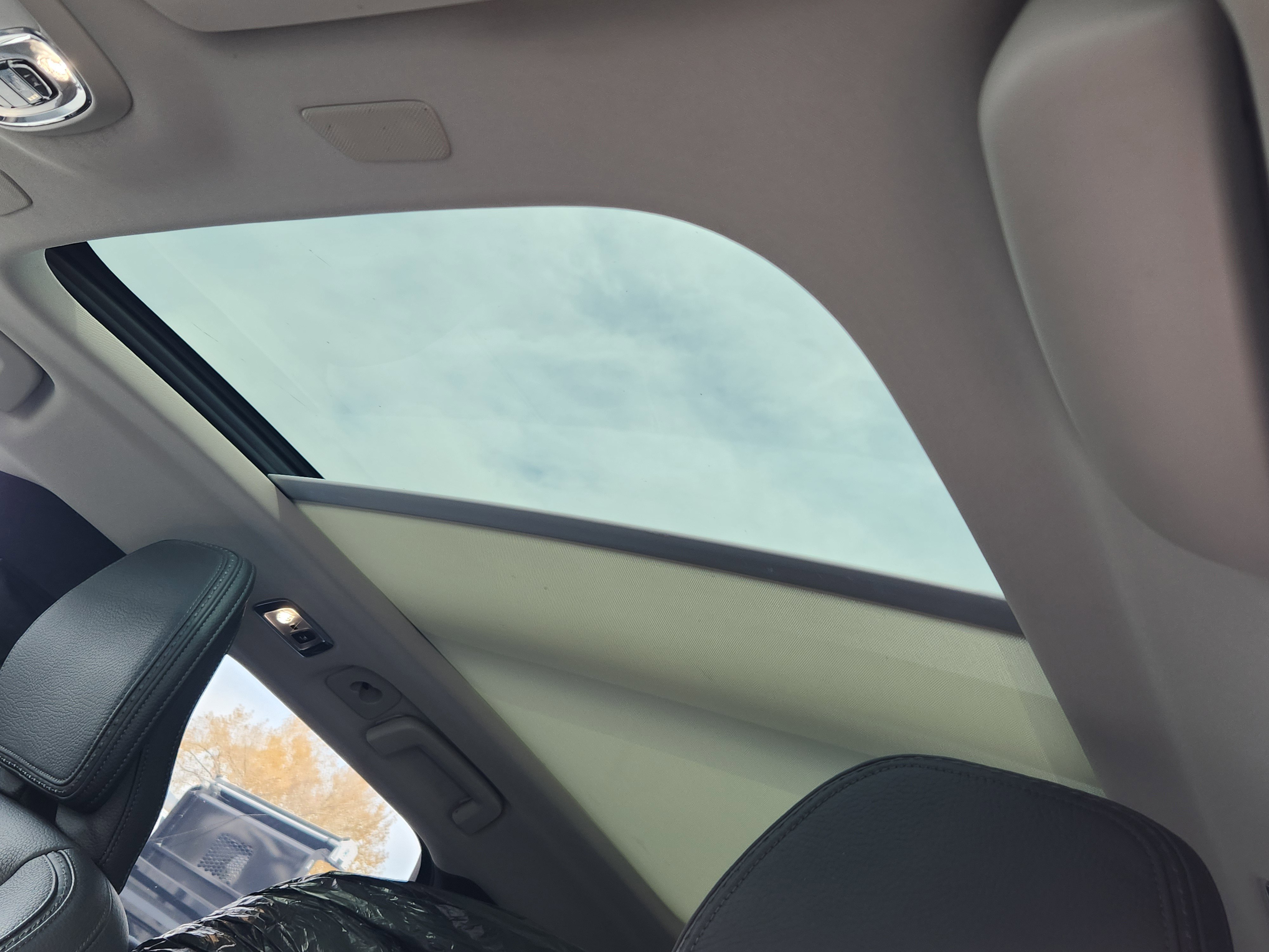 Used 2019 Volvo V90 T6 Cross Country image 24