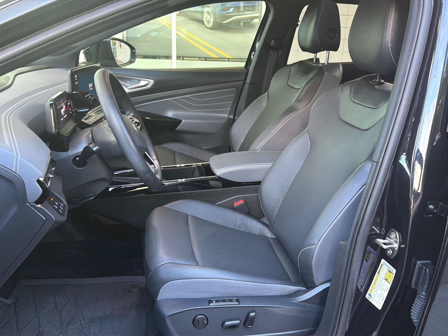 Used 2023 Volkswagen ID.4 Pro S AWD/4WD image 15