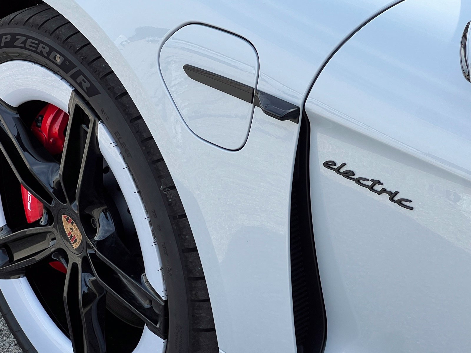 New 2026 Porsche Taycan GTS AWD/4WD image 13