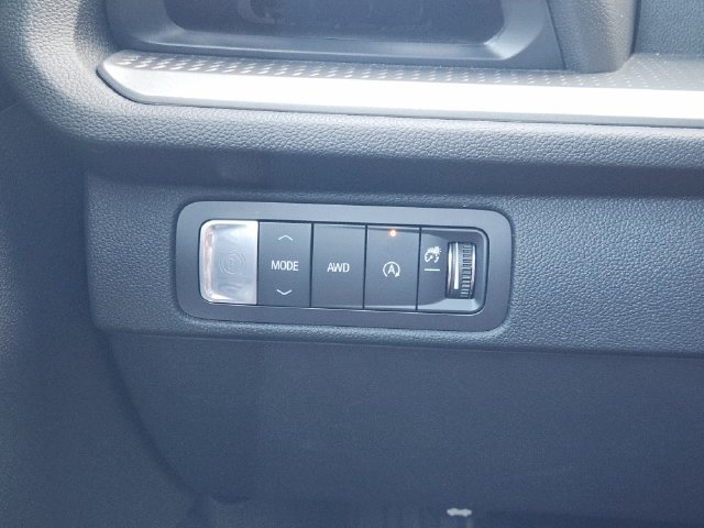 Used 2026 Chevrolet Traverse LT AWD/4WD image 23