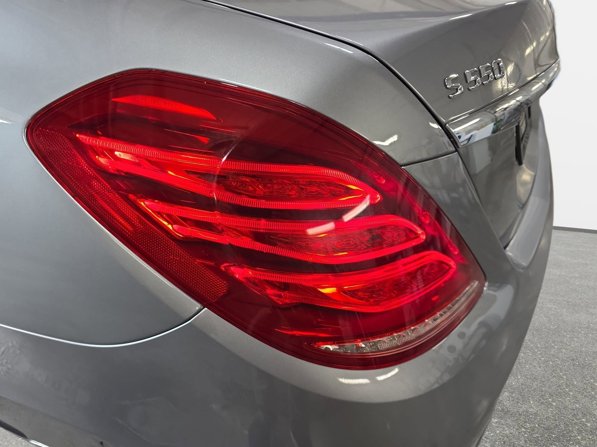 Used 2015 Mercedes-Benz S 550 4MATIC Sedan image 32