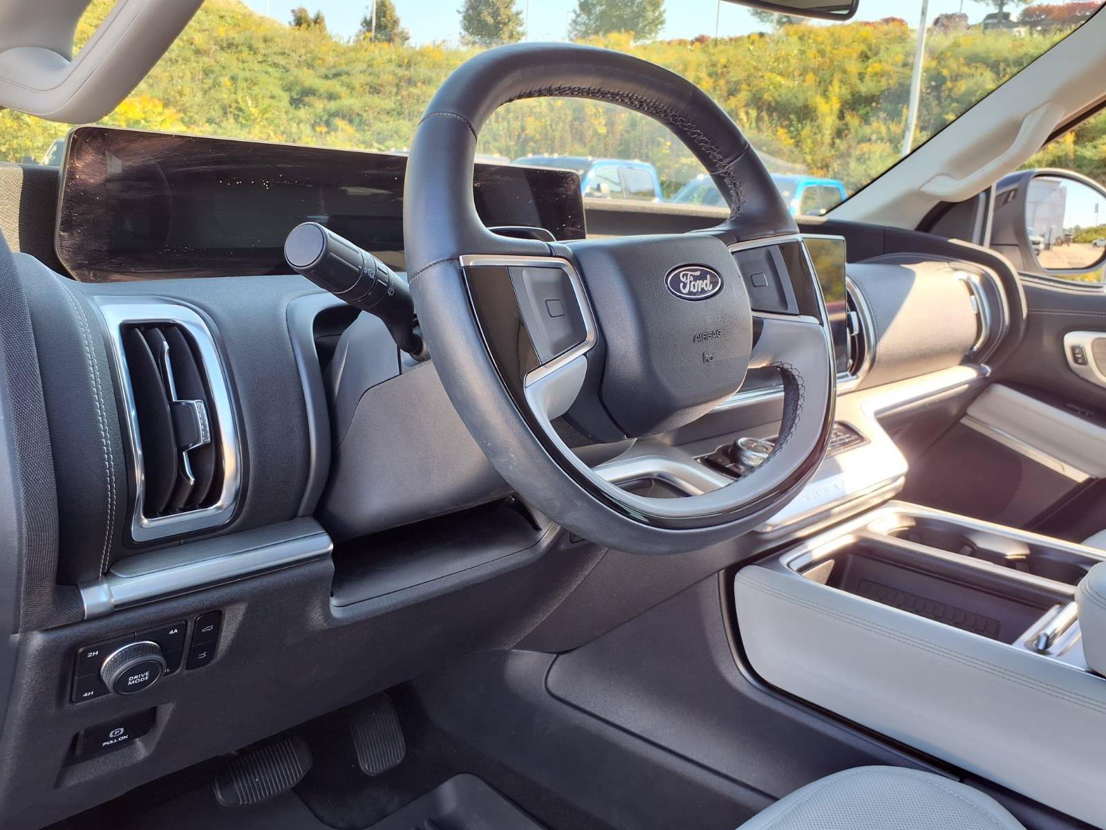 Used 2025 Ford Expedition Platinum AWD/4WD image 15