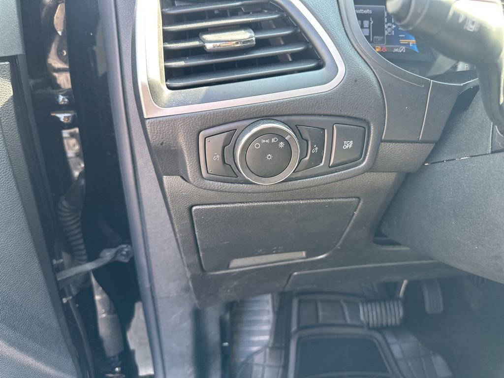 Used 2023 Ford Edge SEL image 12