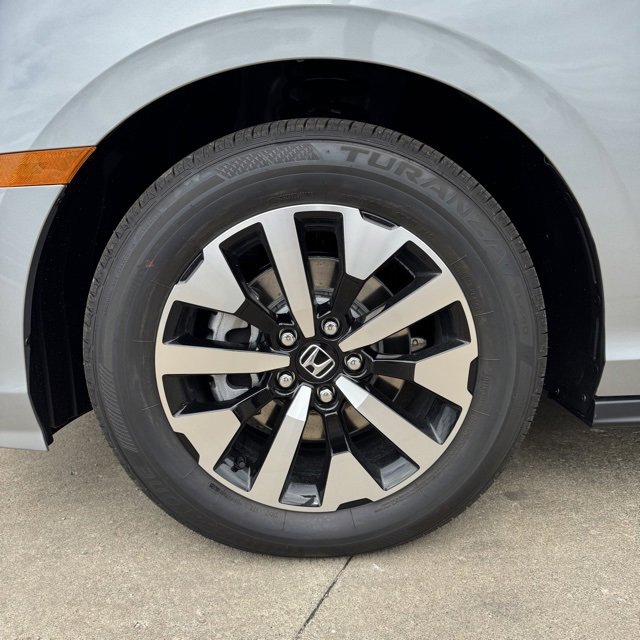 New 2026 Honda Odyssey EX-L image 9