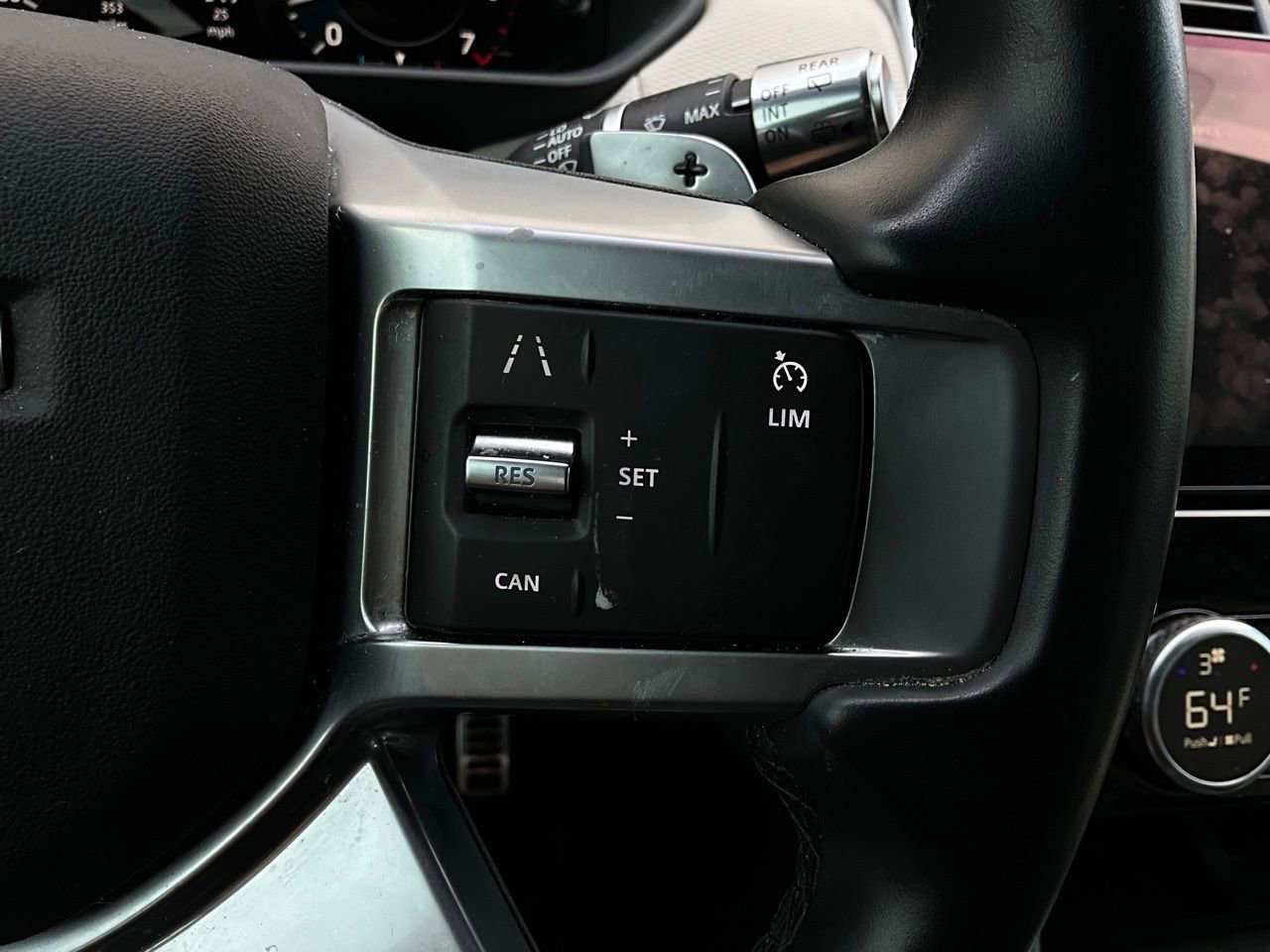 Used 2022 Land Rover Discovery S R-Dynamic image 41