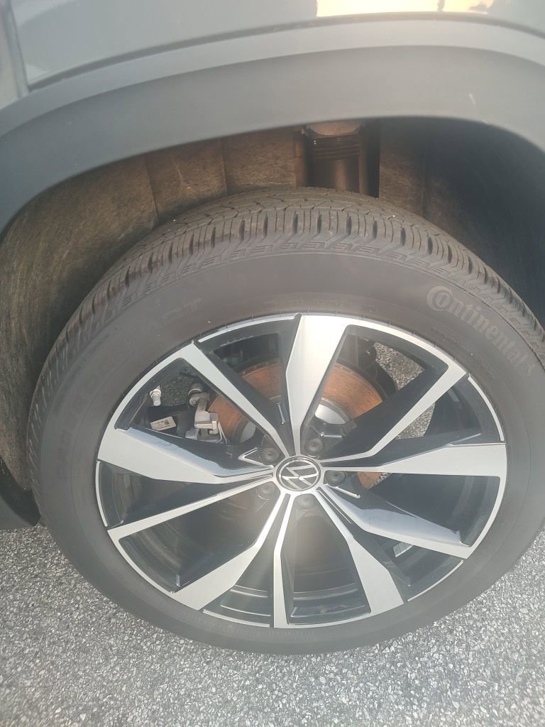 Used 2025 Volkswagen Atlas Cross Sport SEL Premium R-Line AWD/4WD image 9