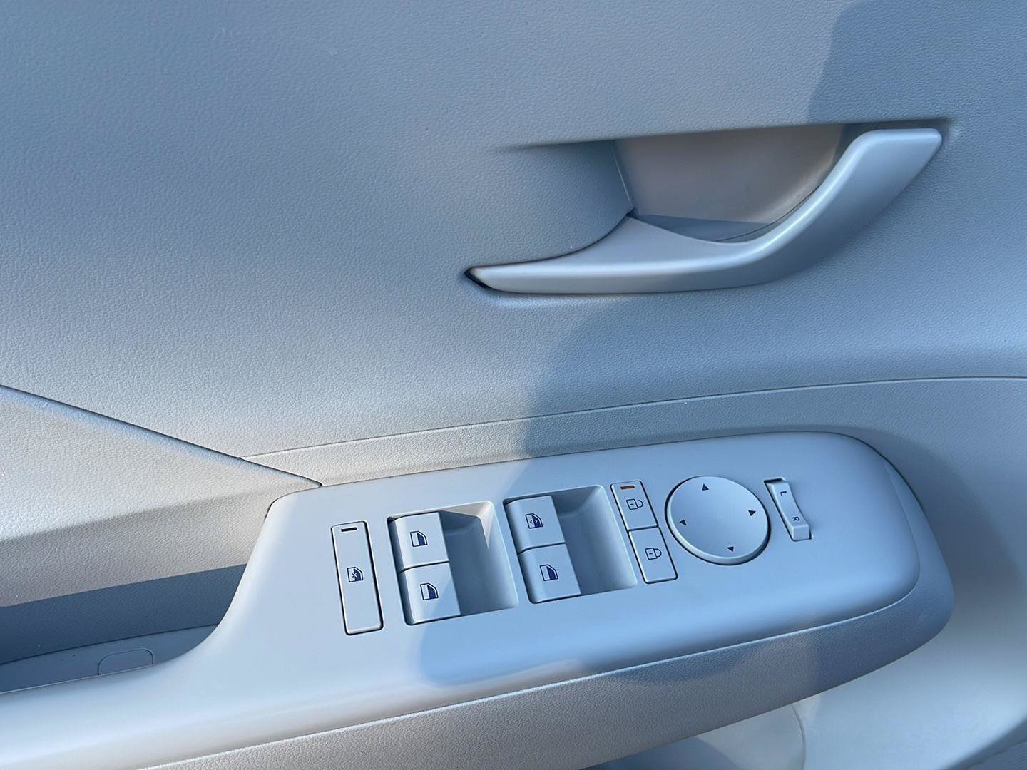 Certified 2025 Hyundai Kona SEL AWD/4WD image 21