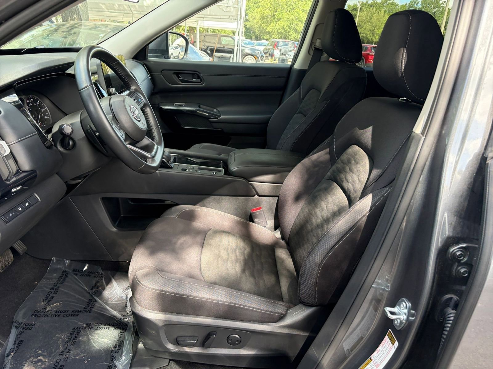 Used 2025 Nissan Pathfinder SV FWD image 29