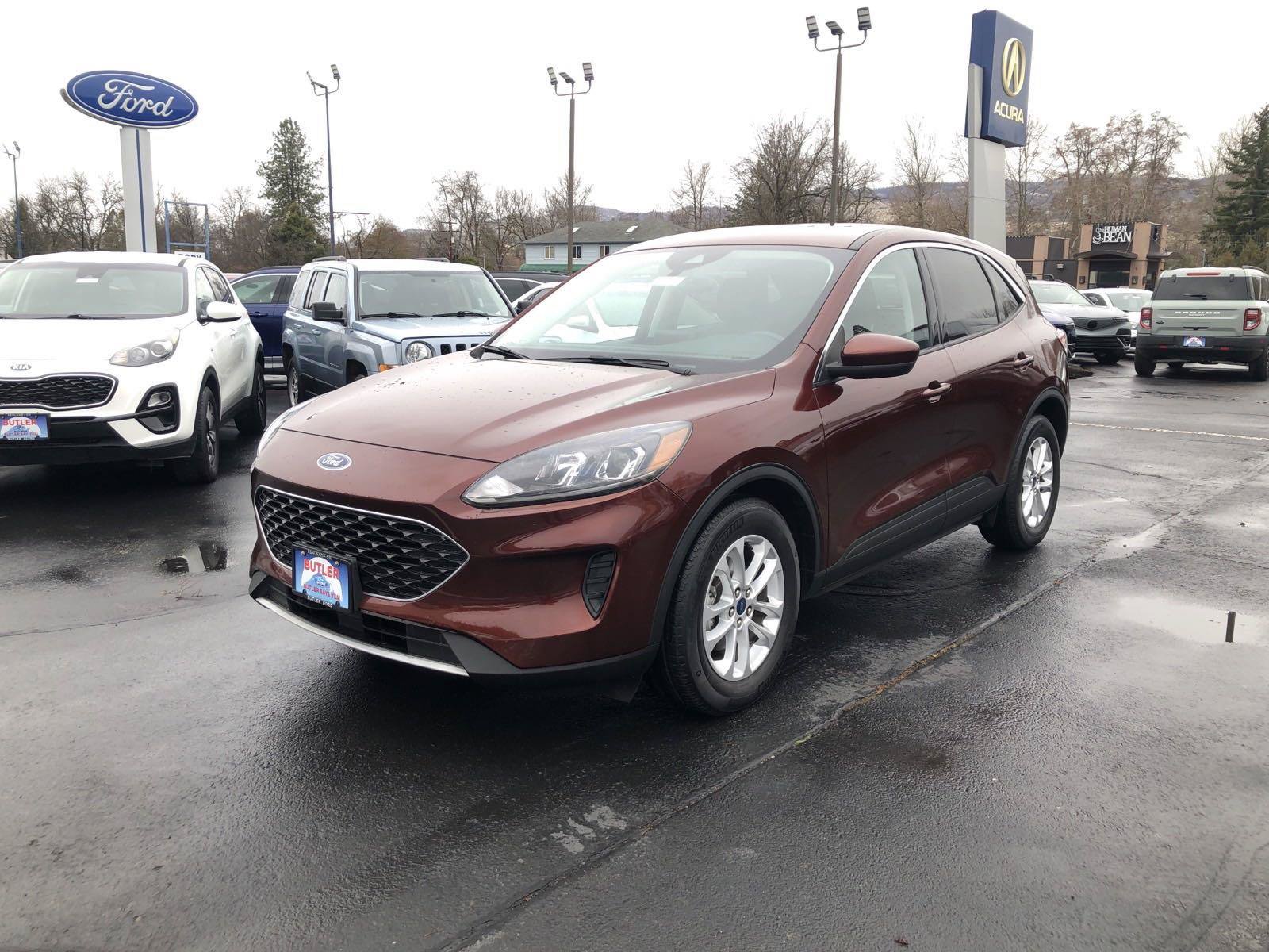Used 2021 Ford Escape SE w/ Cold Weather Package FWD image 1