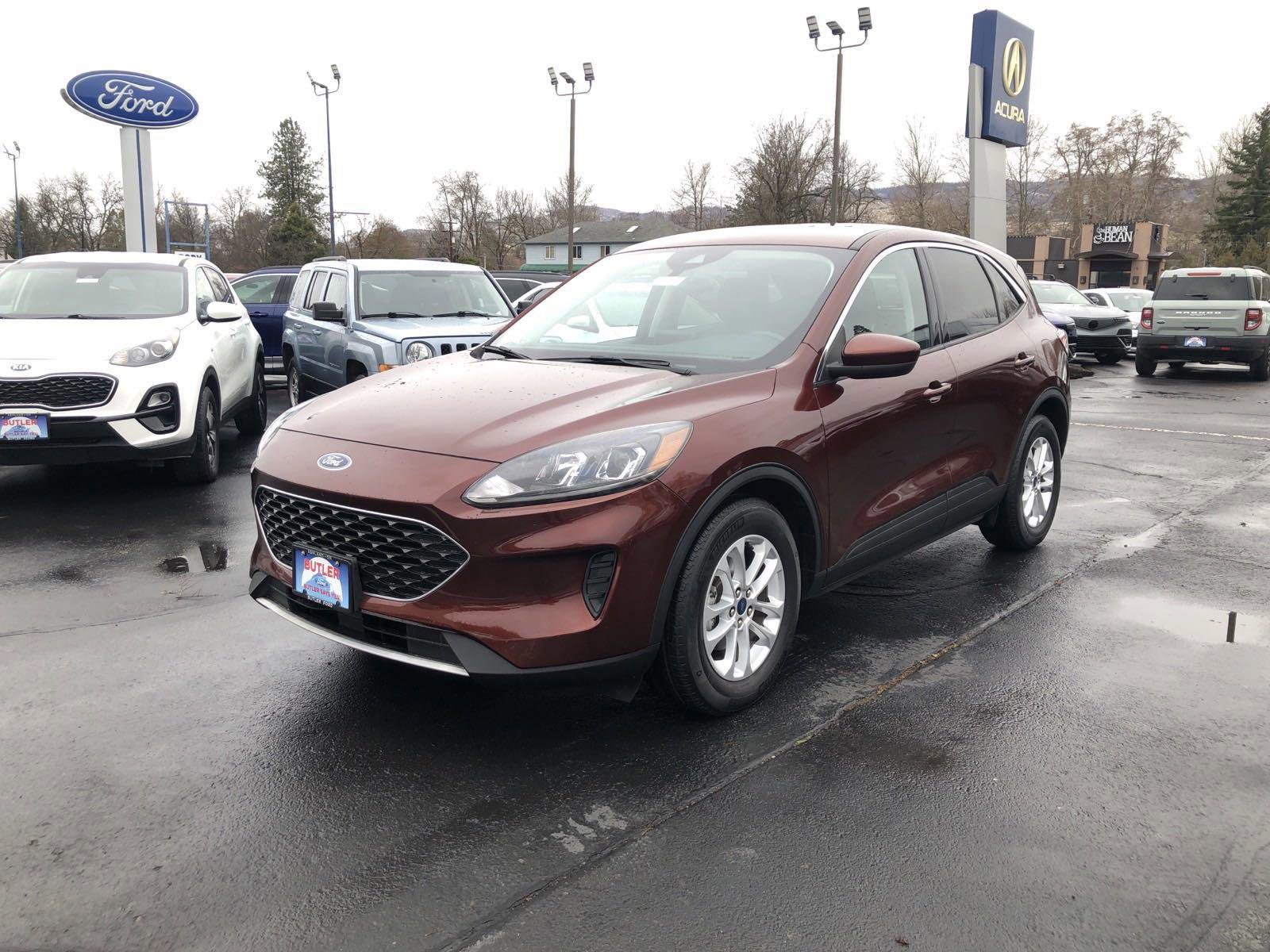 Used 2021 Ford Escape SE w/ Cold Weather Package FWD image 1