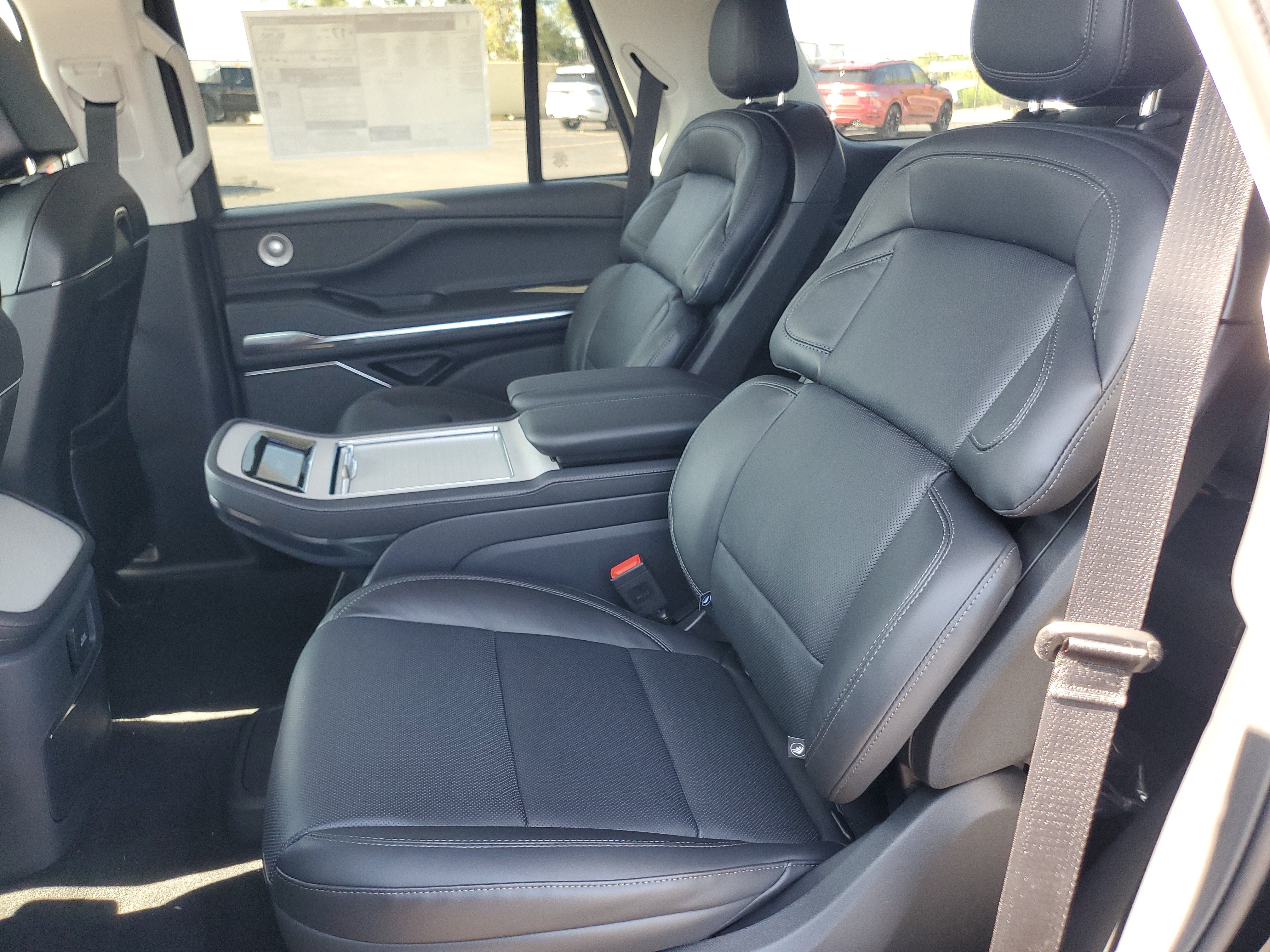 New 2027 Lincoln Navigator Reserve AWD/4WD image 31