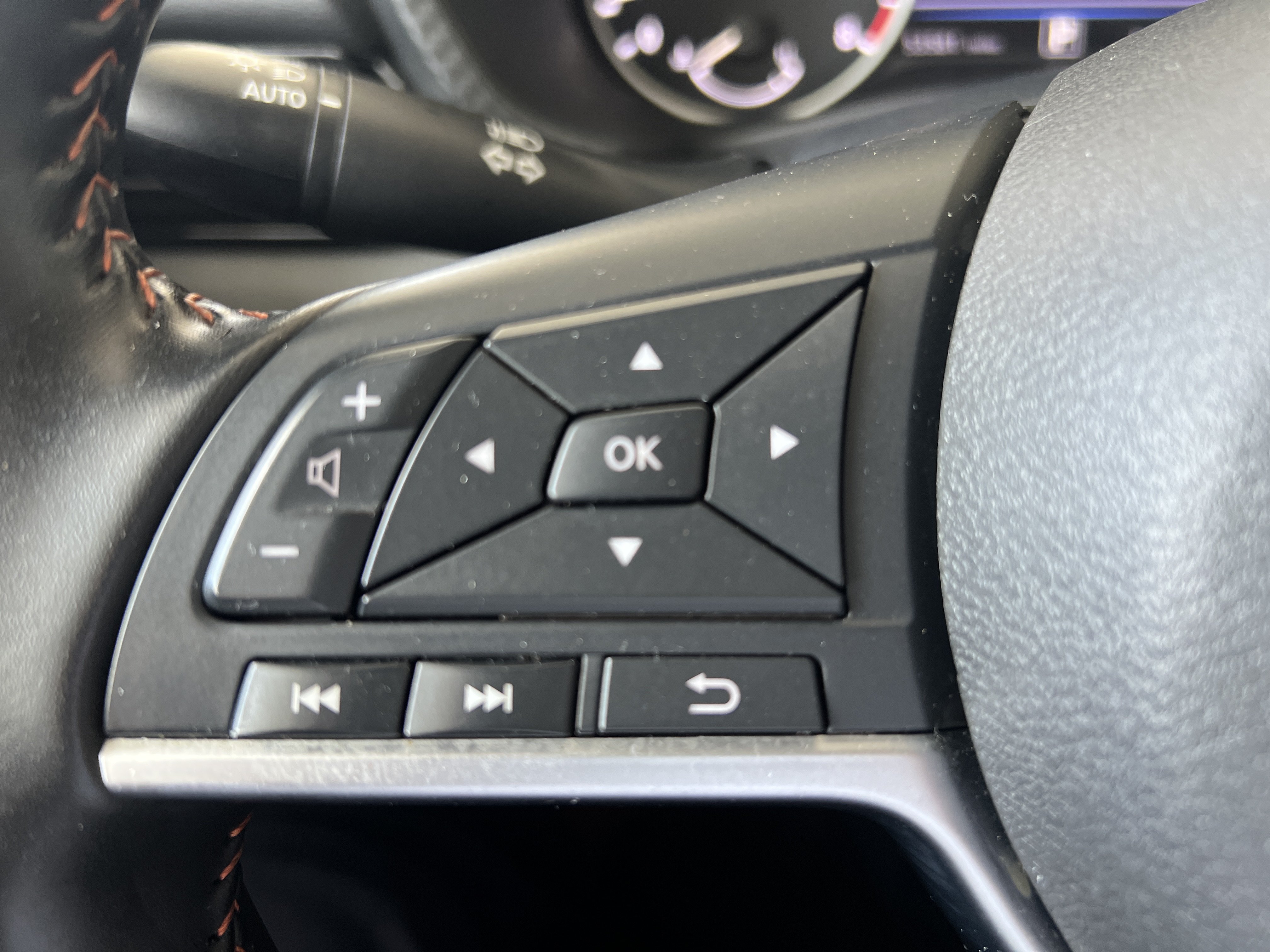 Used 2025 Nissan Sentra SR FWD image 19