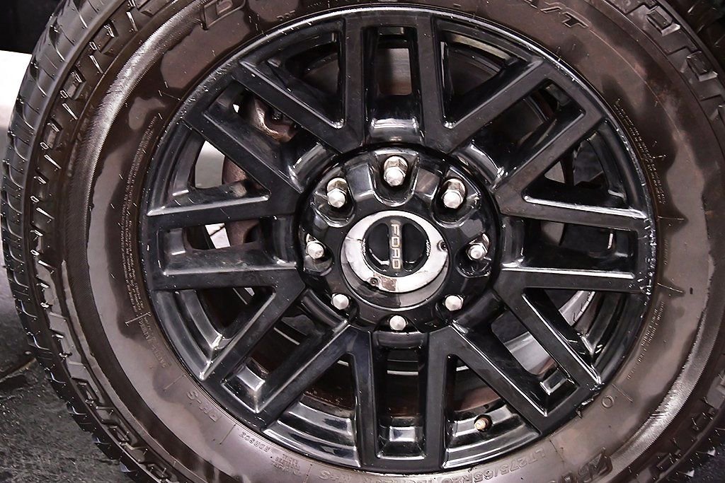 Used 2022 Ford F250 Lariat w/ Black Appearance Package image 9