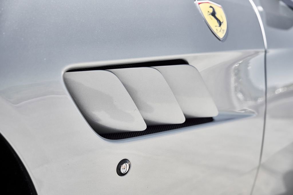Used 2018 Ferrari GTC4Lusso AWD/4WD image 10