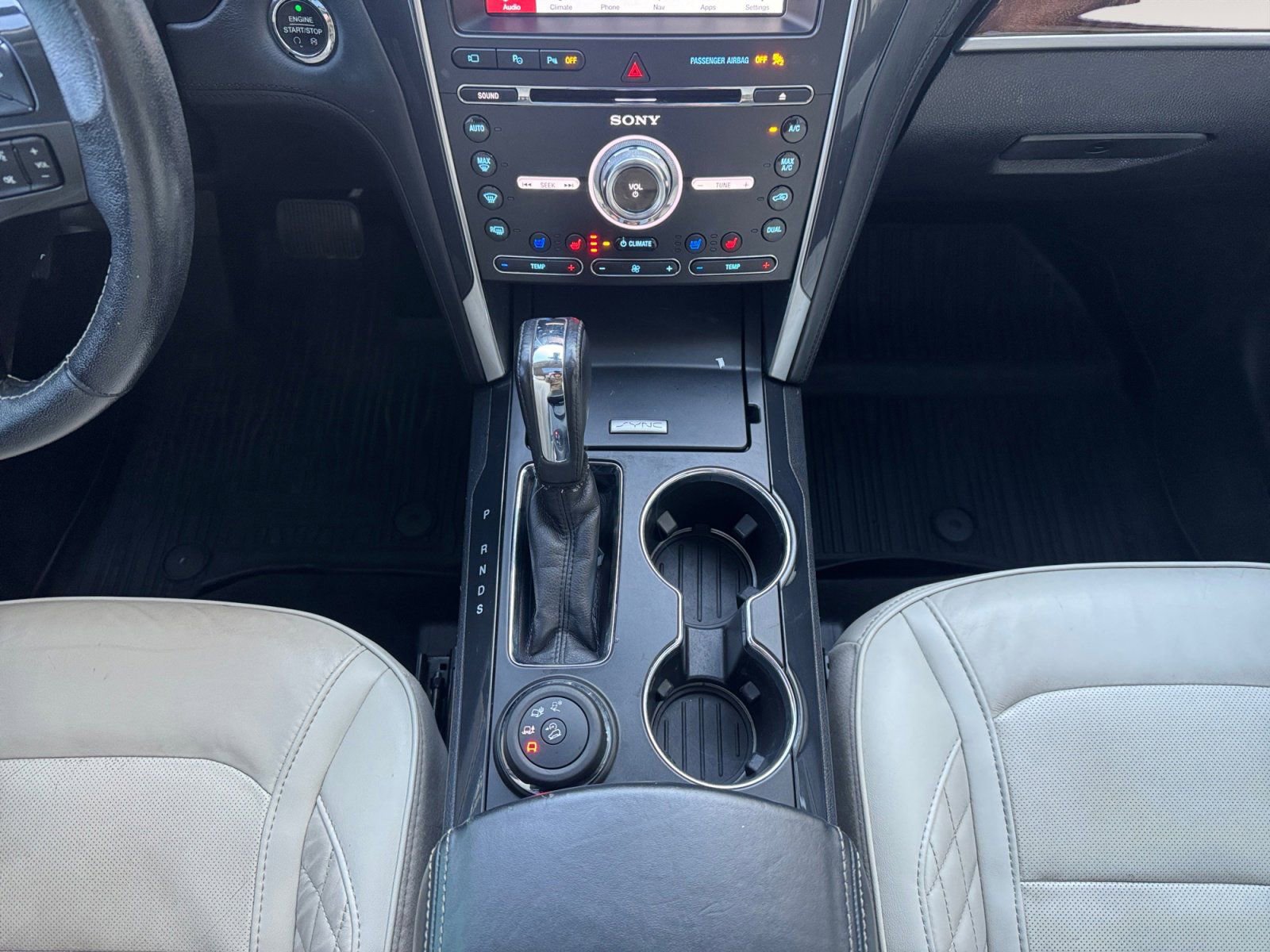 Used 2017 Ford Explorer Platinum image 11