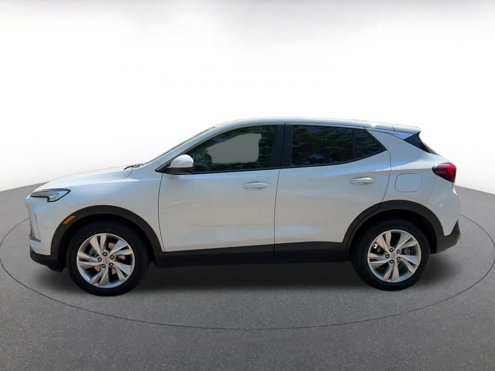 Used 2025 Buick Encore GX Preferred FWD image 9