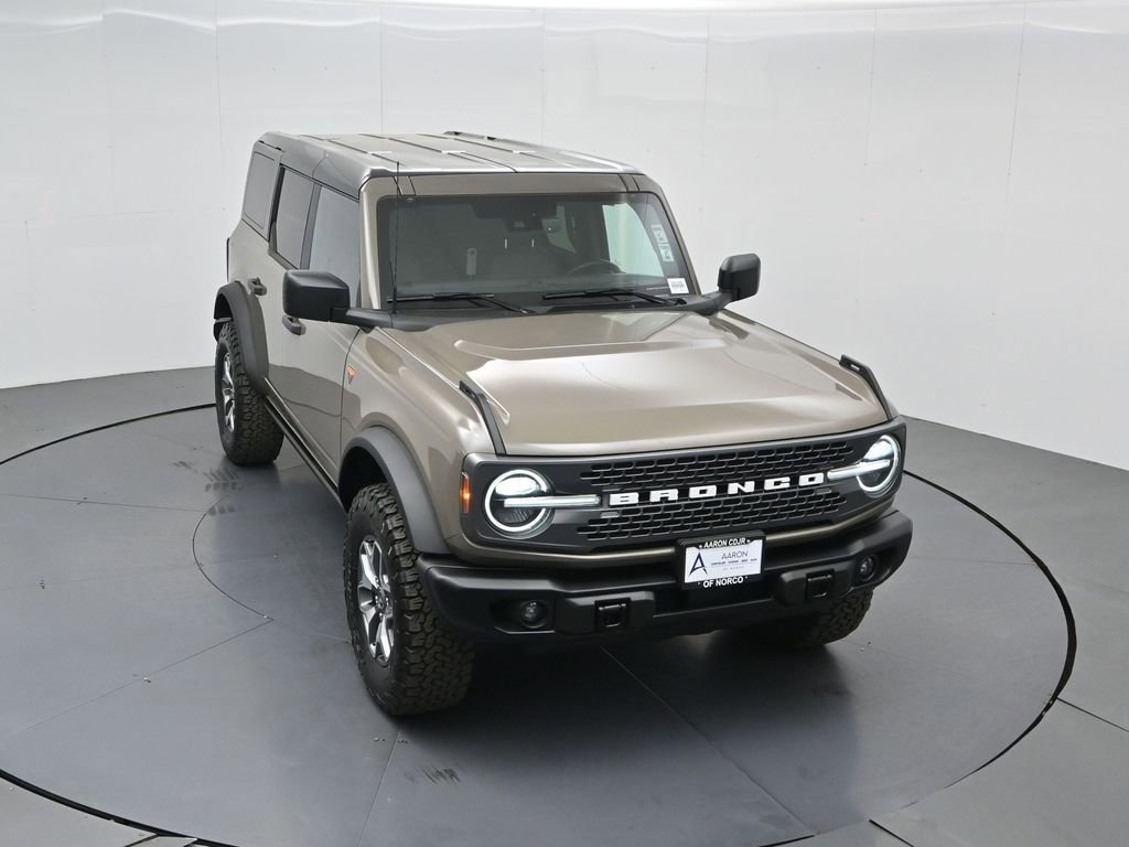 Used 2025 Ford Bronco Badlands image 53