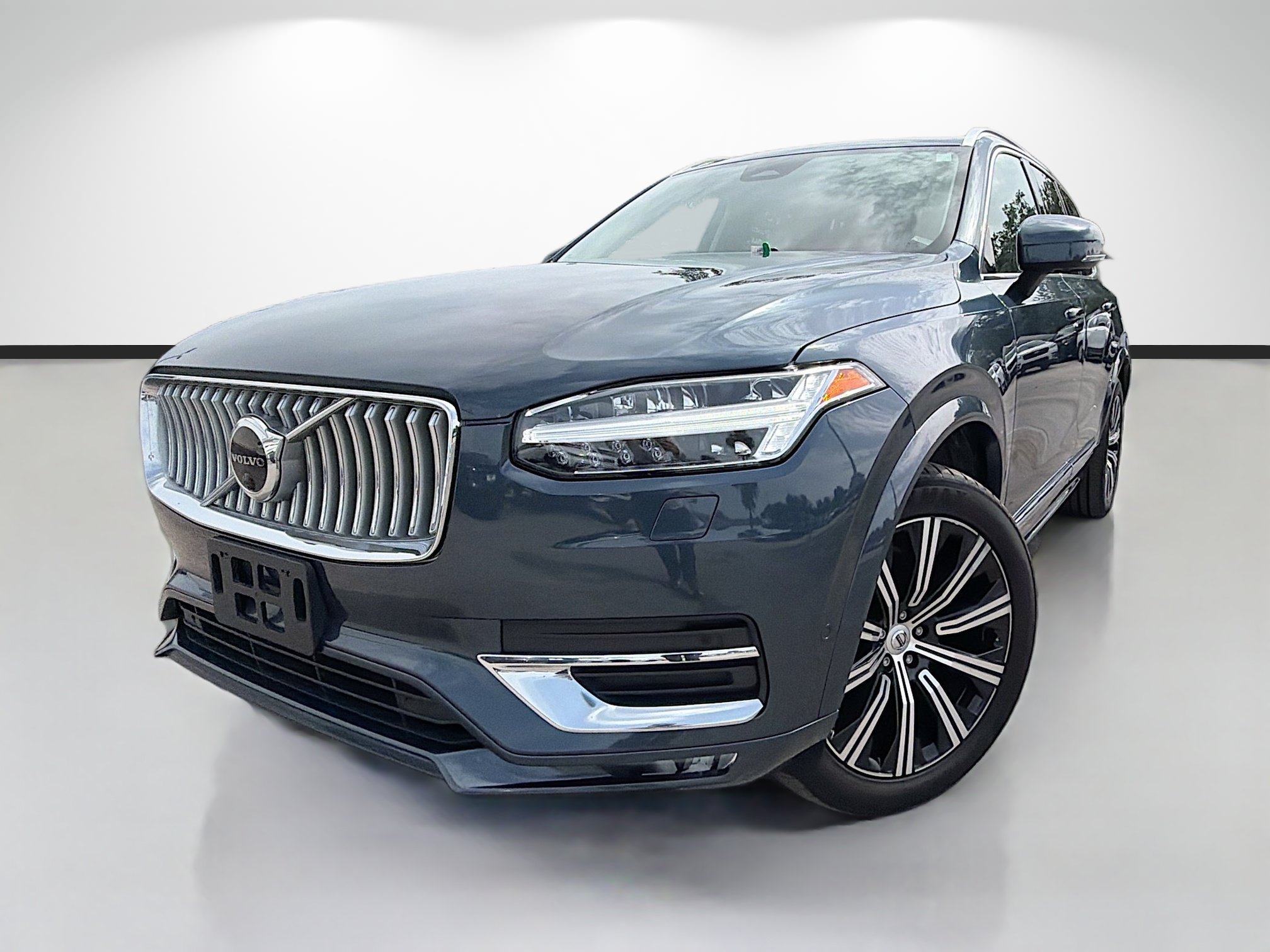 Used 2023 Volvo XC90 B6 Plus AWD/4WD image 1