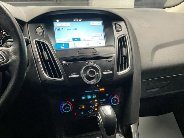 Used 2016 Ford Focus Titanium image 23