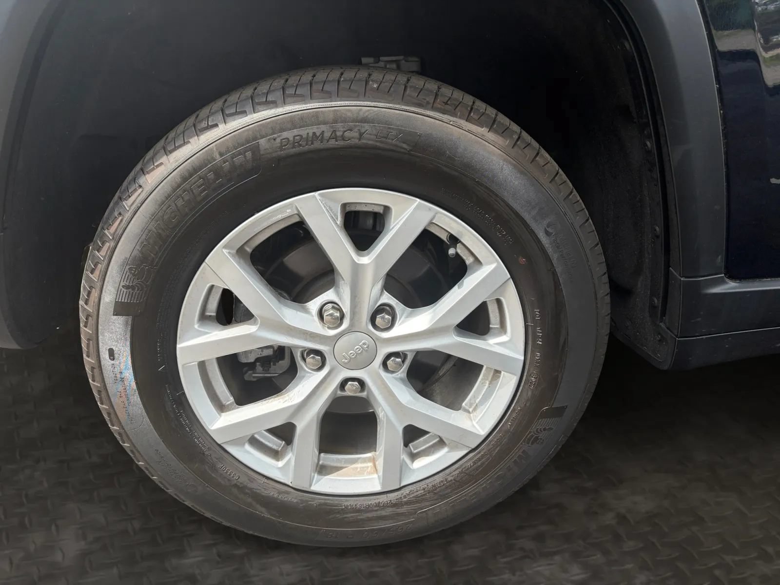 Used 2023 Jeep Grand Cherokee Limited AWD/4WD image 40