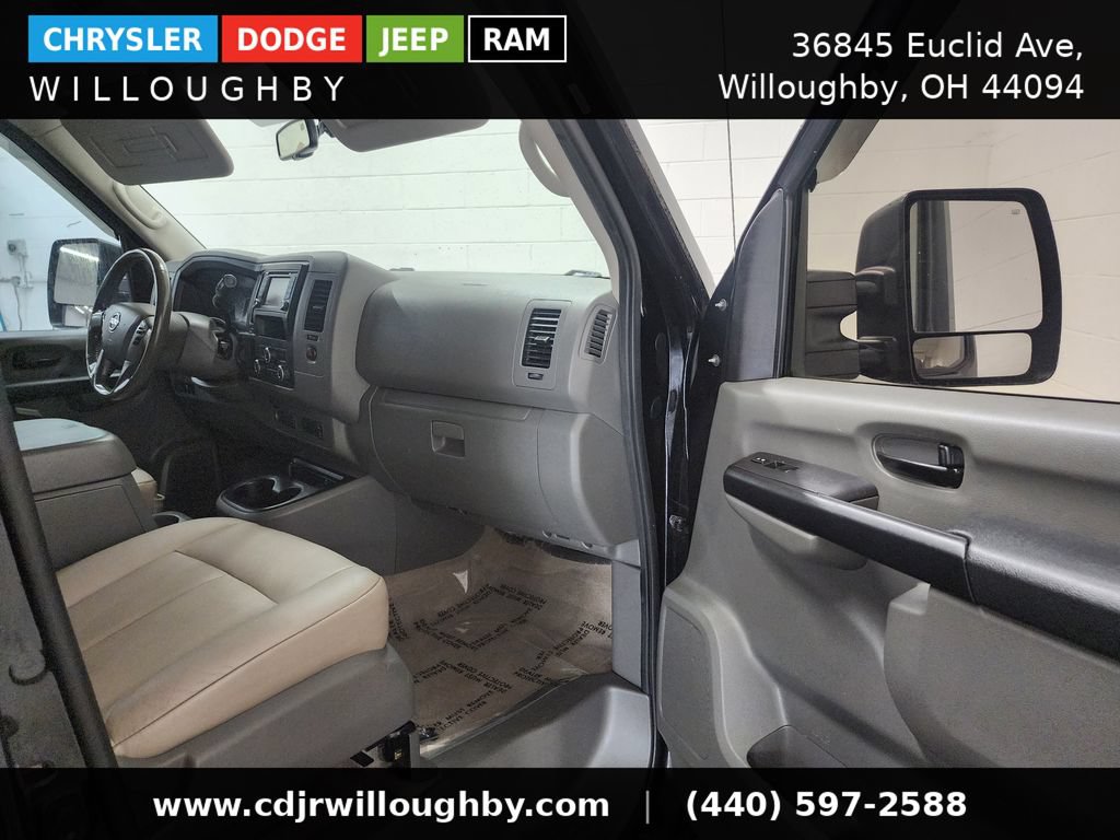 Used 2016 Nissan NV 3500 SL RWD image 31