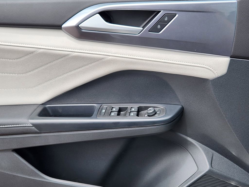 New 2026 Volkswagen Taos SEL AWD/4WD image 13