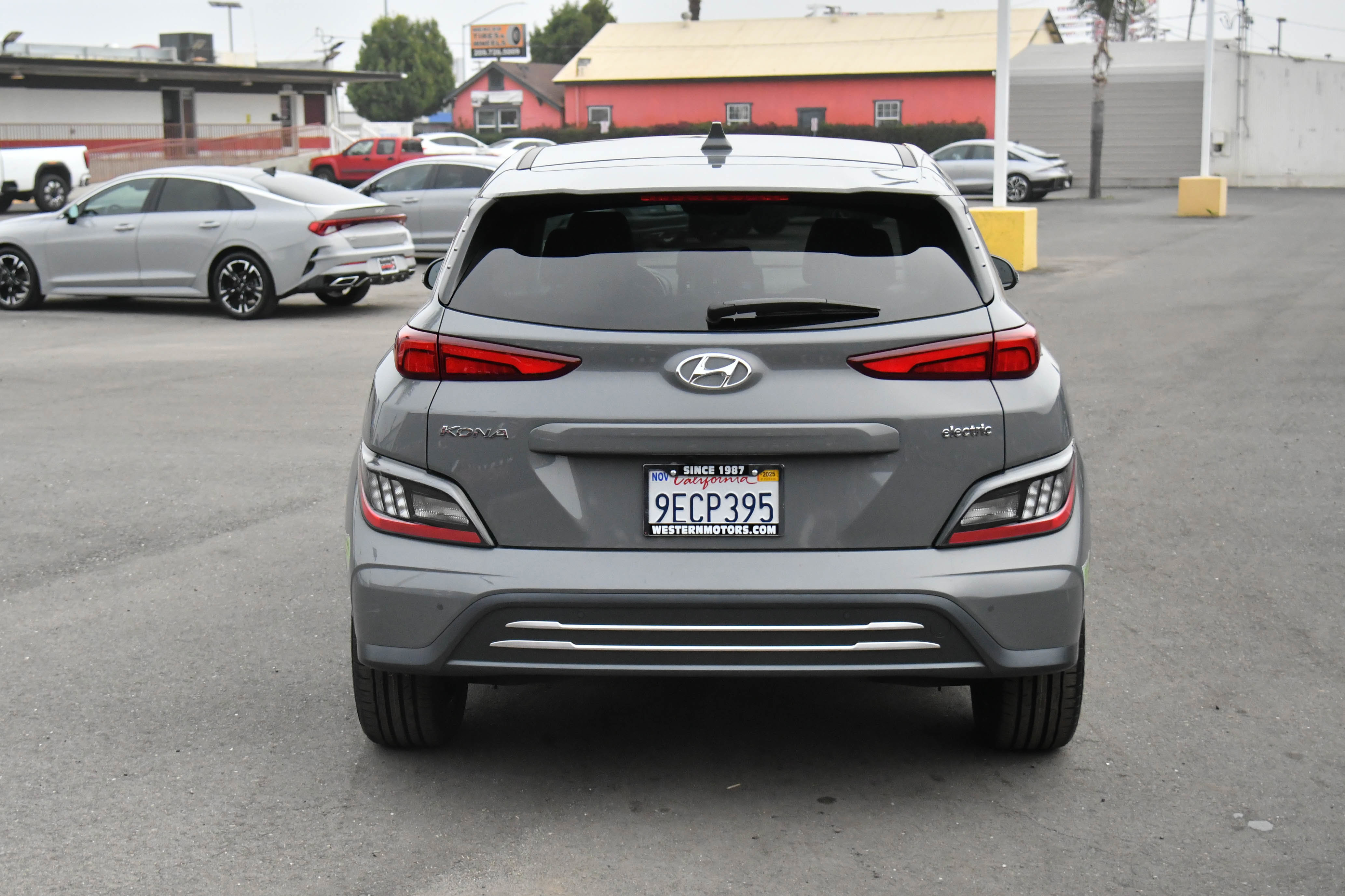 Used 2023 Hyundai Kona Limited image 7