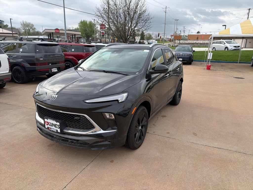 Used 2024 Buick Encore GX Sport Touring AWD/4WD image 5