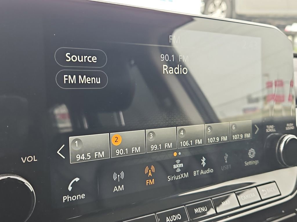 Used 2024 Nissan Pathfinder SL FWD image 23