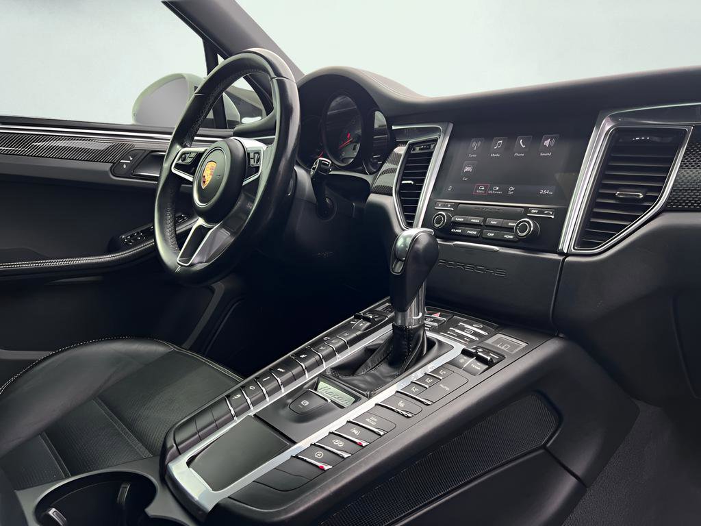 Used 2018 Porsche Macan GTS image 34