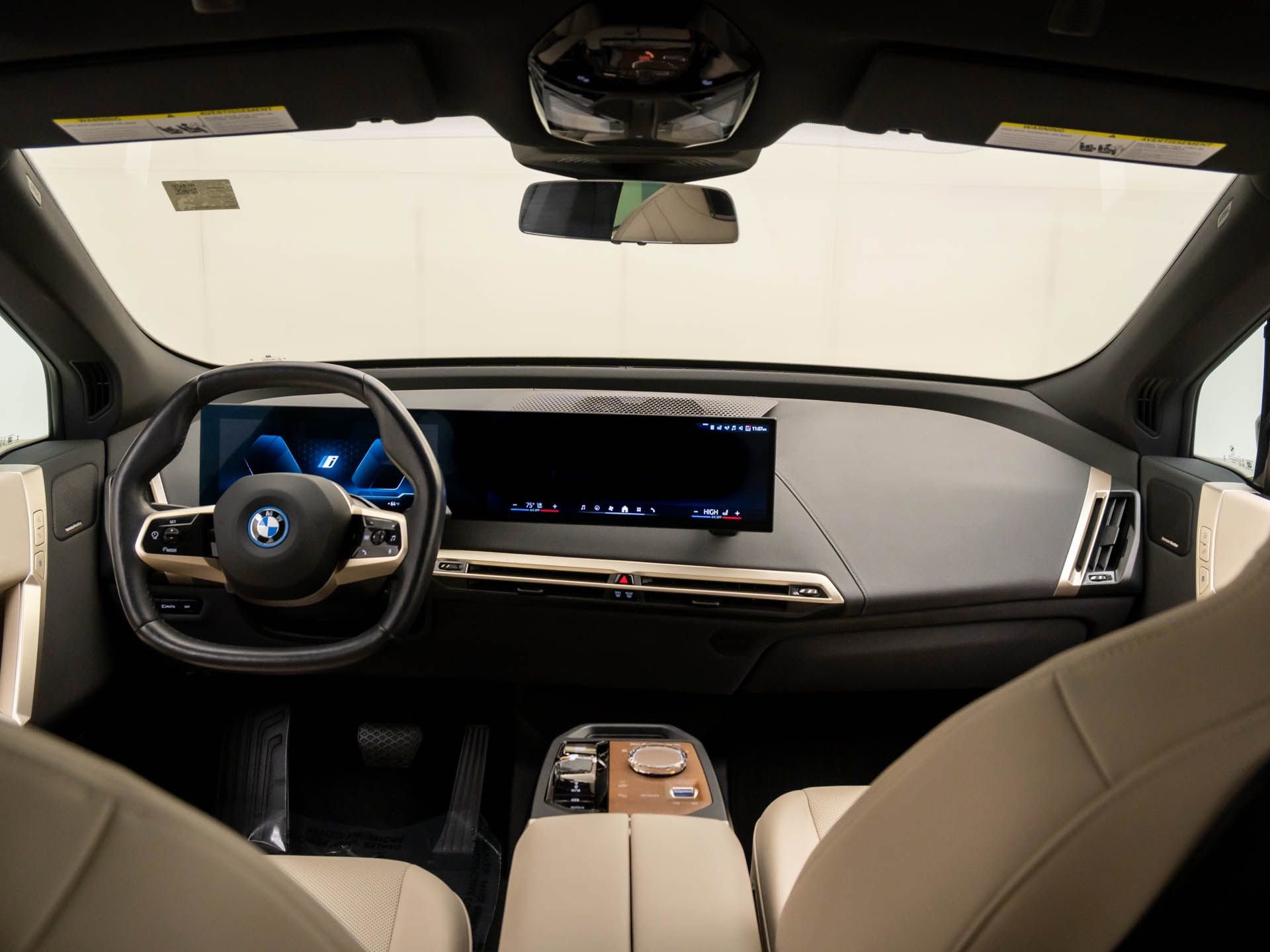 Used 2024 BMW iX xDrive50 w/ Premium Package image 19