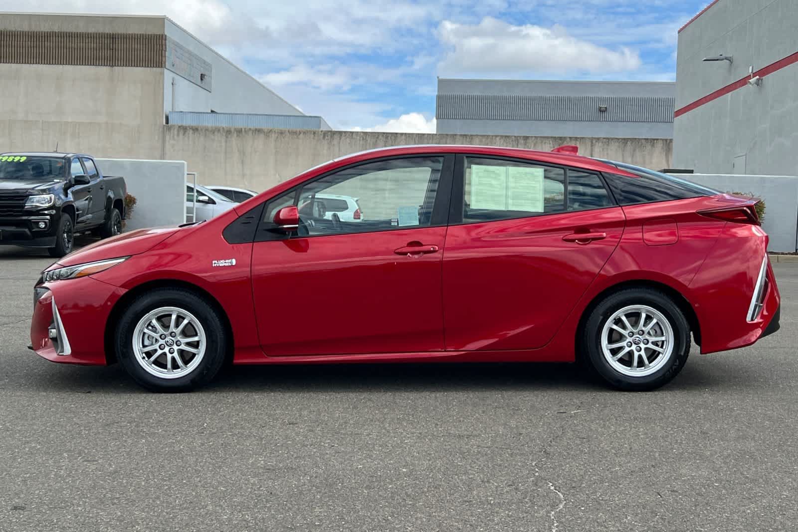 Certified 2022 Toyota Prius Prime Limited FWD image 9