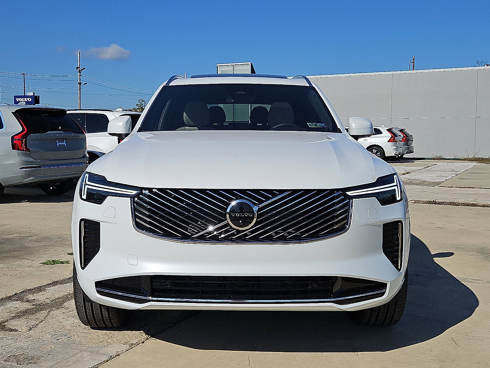 New 2026 Volvo XC90 B6 Plus w/ Protection Package Premier image 2
