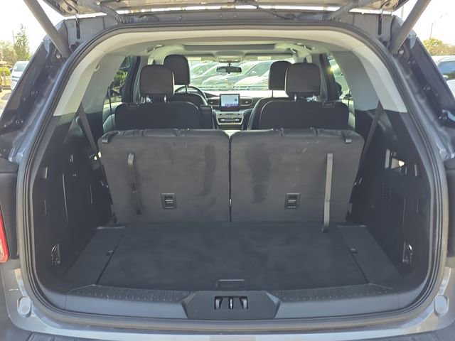Used 2022 Ford Explorer XLT w/ Equipment Group 202A image 12