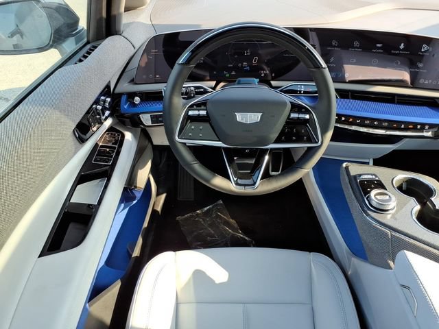 New 2027 Cadillac Optiq Luxury AWD/4WD image 16