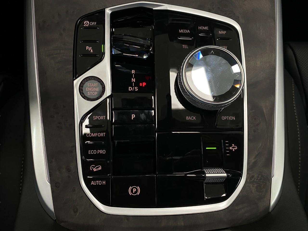 New 2026 BMW X7 M60i image 30