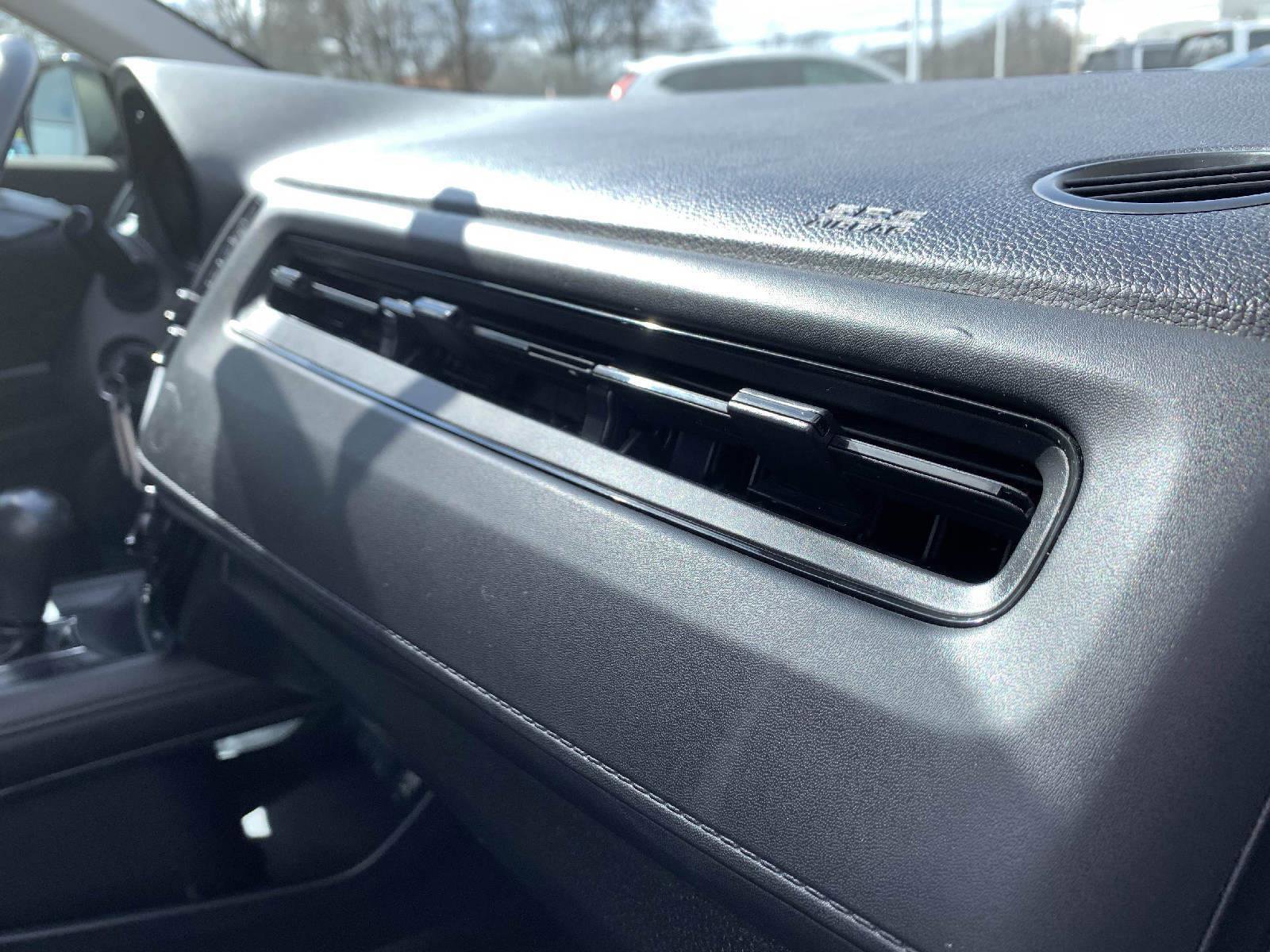 Used 2016 Honda HR-V LX image 39