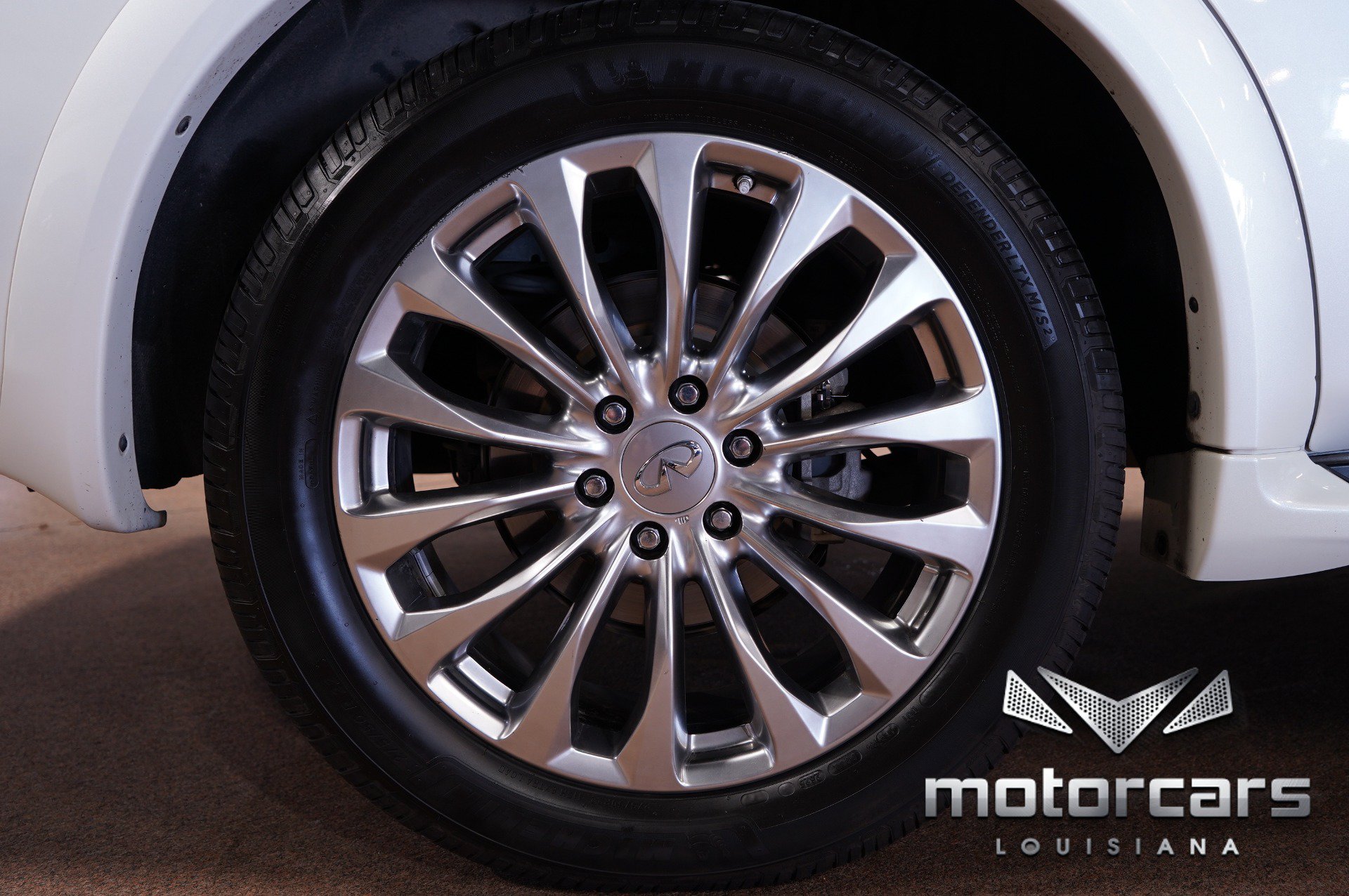 Used 2017 INFINITI QX80 2WD w/ Deluxe Technology Package image 18