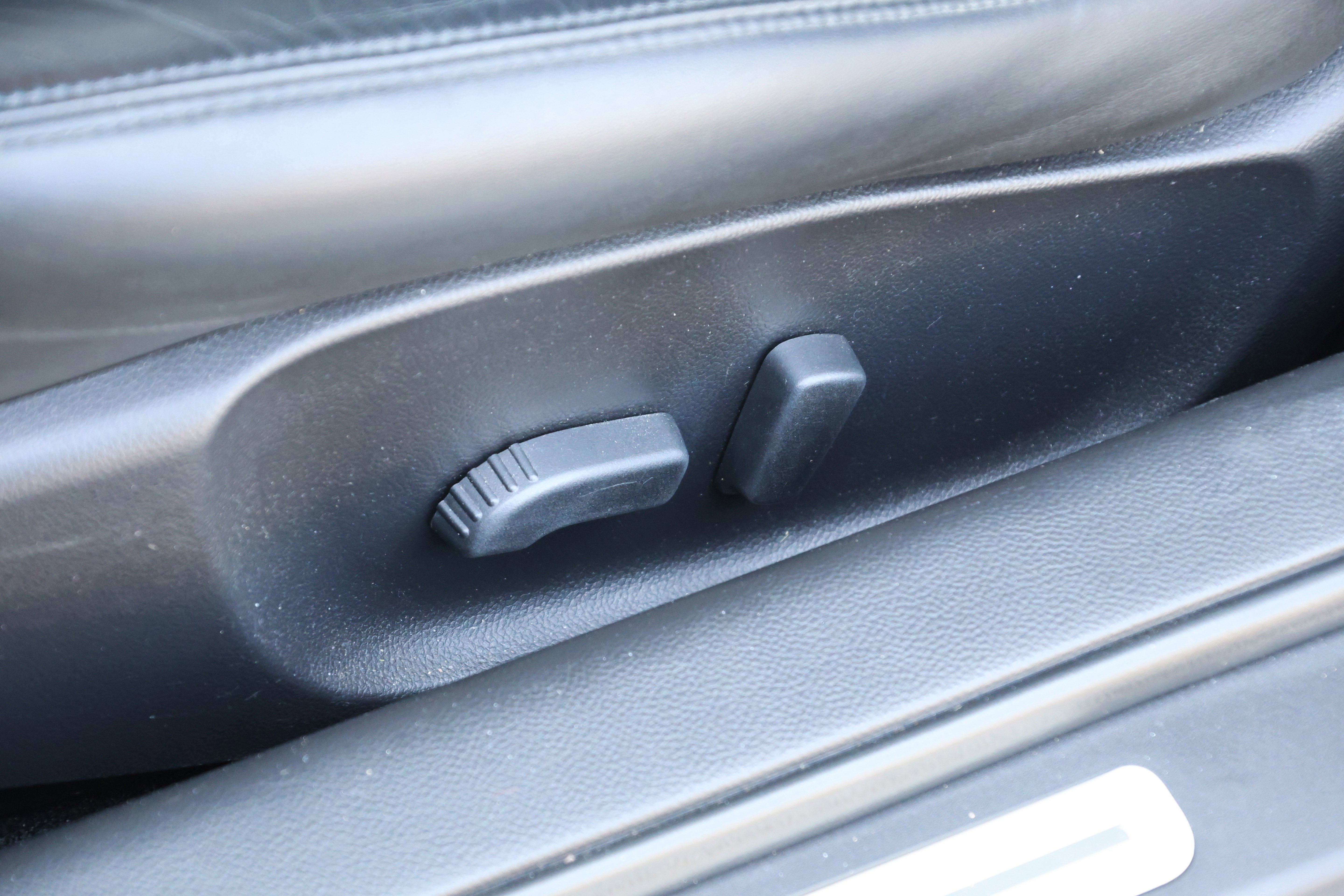 Used 2011 INFINITI G37 Coupe image 30