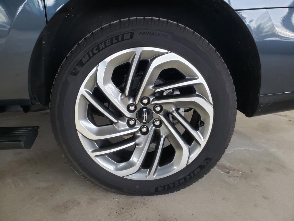 Used 2025 Lincoln Navigator L Reserve image 27