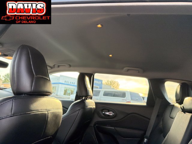 Used 2022 Jeep Cherokee Trailhawk w/ Premium Leather Package AWD/4WD image 19