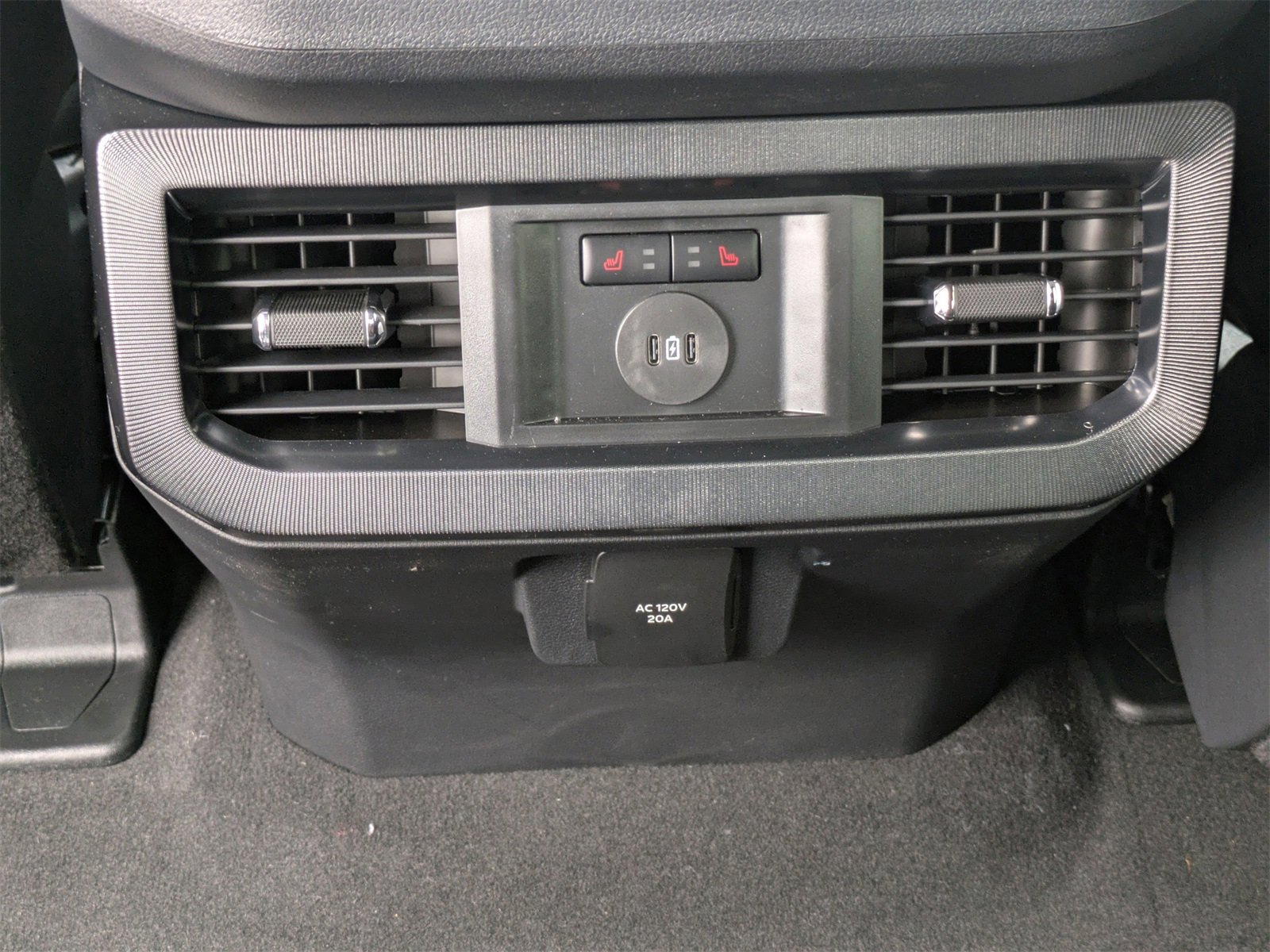 New 2025 Ford F250 Platinum w/ FX4 Off-Road Package image 15