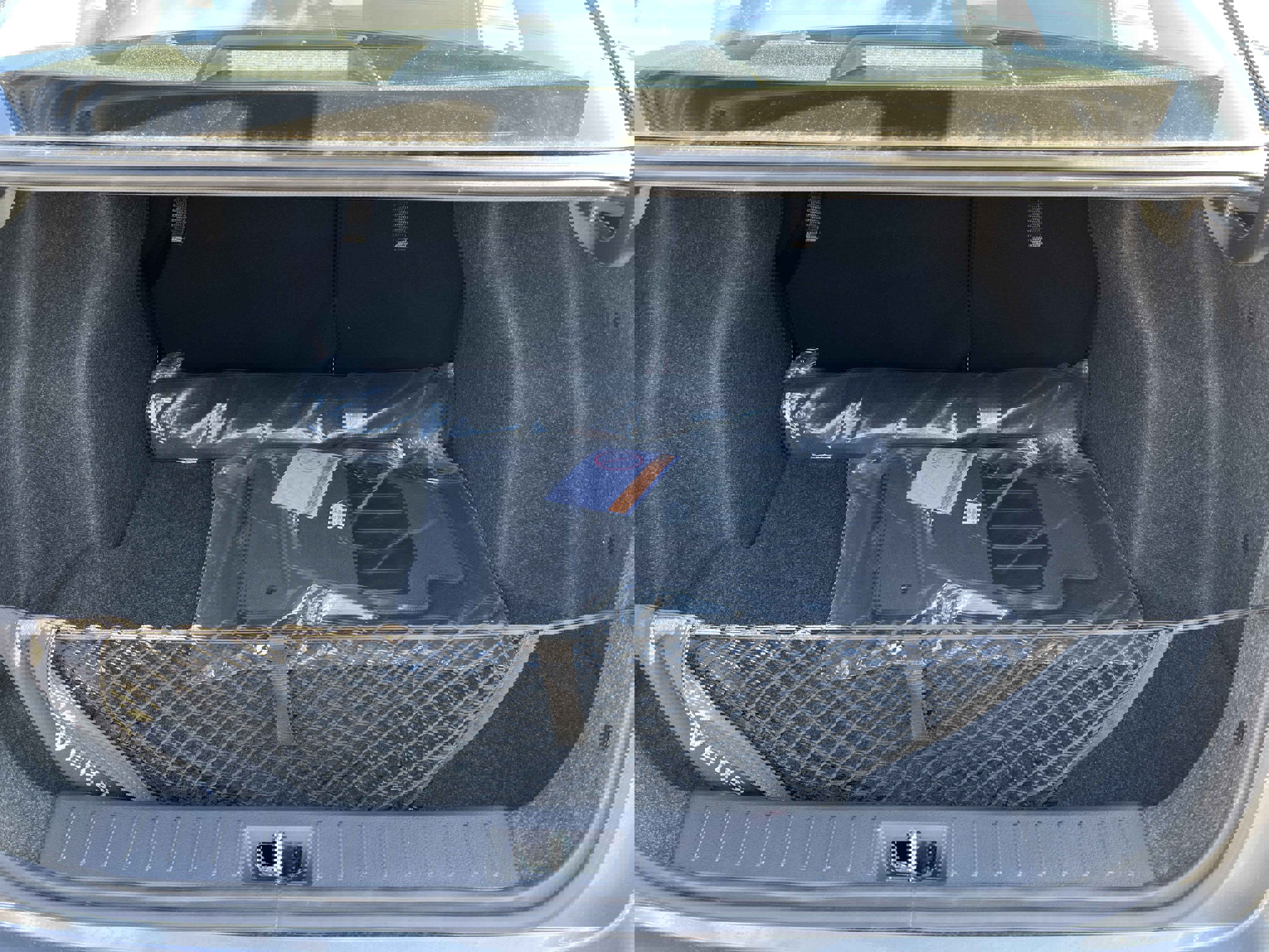 New 2025 Nissan Versa SR w/ Trunk Package image 16