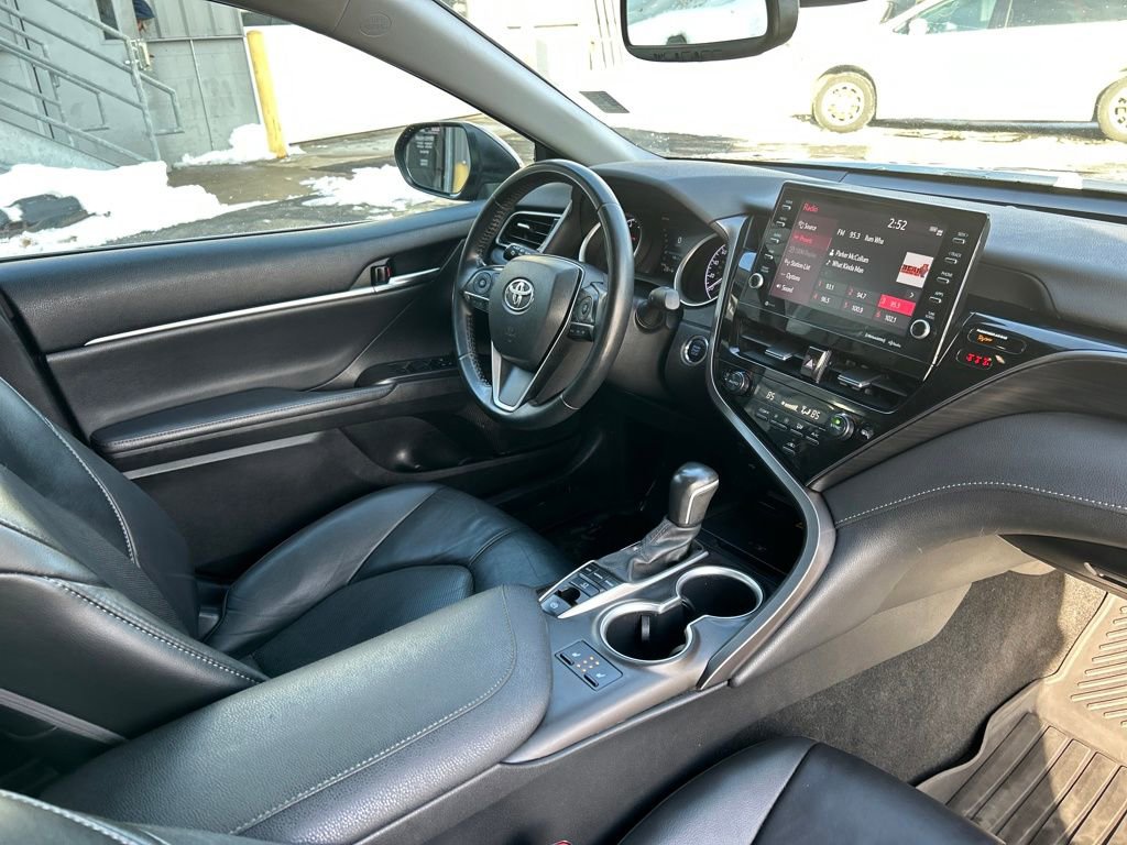 Used 2022 Toyota Camry XLE image 27
