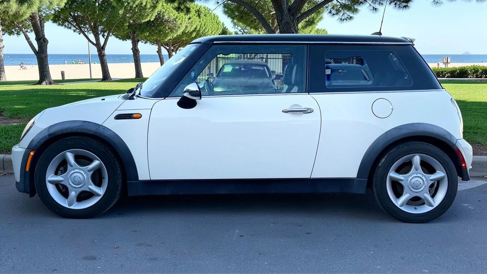 Used 2005 MINI Cooper Hardtop image 5
