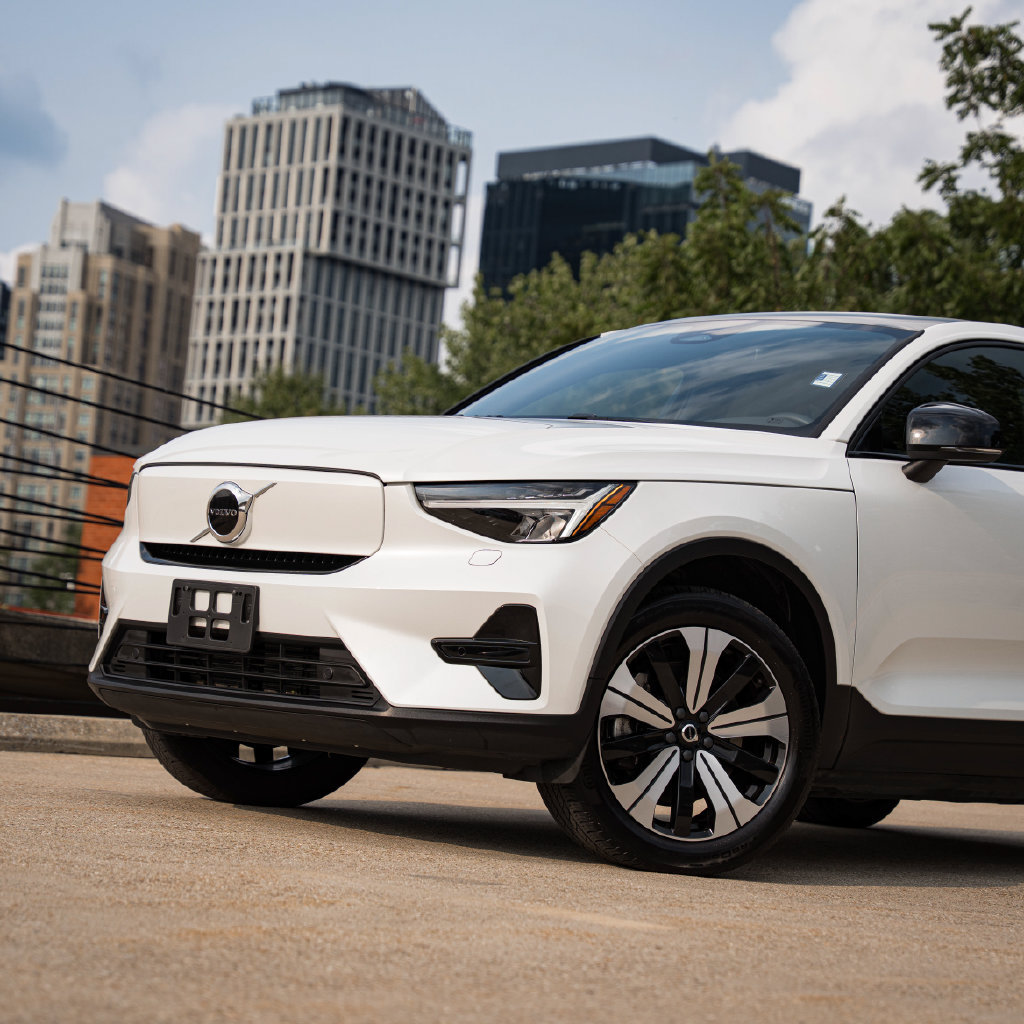 Certified 2023 Volvo C40 Recharge Core w/ Climate Package AWD/4WD image 3