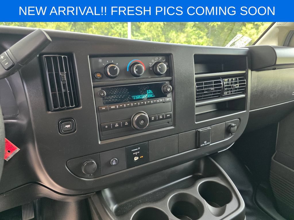 Used 2025 Chevrolet Express 2500 w/ Driver Convenience Package RWD image 9