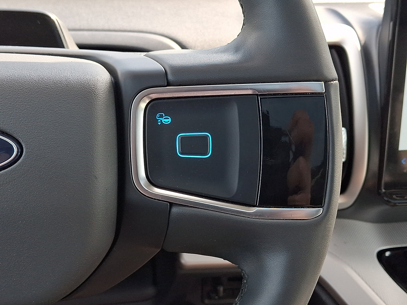 Certified 2025 Ford Expedition Active AWD/4WD image 26