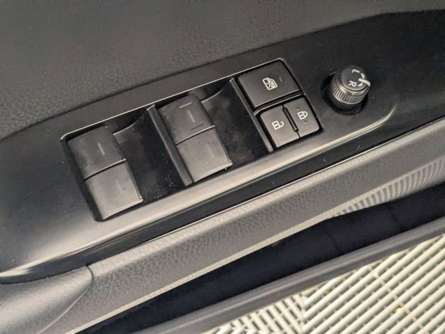 Used 2025 Toyota Camry SE image 11