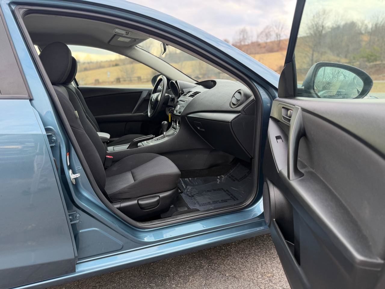 Used 2010 MAZDA MAZDA3 i Sport FWD image 16